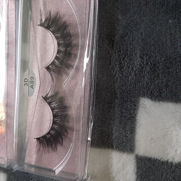 Farred Faux Mink 3D Vegan Medium Length Lashes A09. - Picture 2 of 4